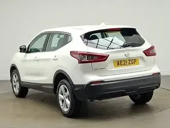 Used Nissan Qashqai Acenta Premium 157 HP (115 kW) 2021 White SUV