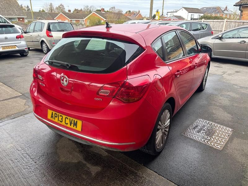 Gebraucht Vauxhall Astra 2013 Rot Kleinwagen