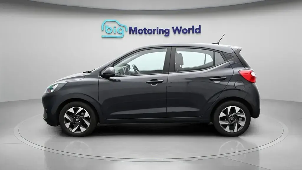 Used Hyundai i10 Advanced 67 HP (49 kW) 2023 Grey Hatchback