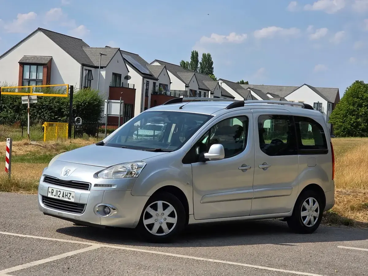 Used Peugeot Partner Tepee S 92 HP (67 kW) 2012 Silver MPV