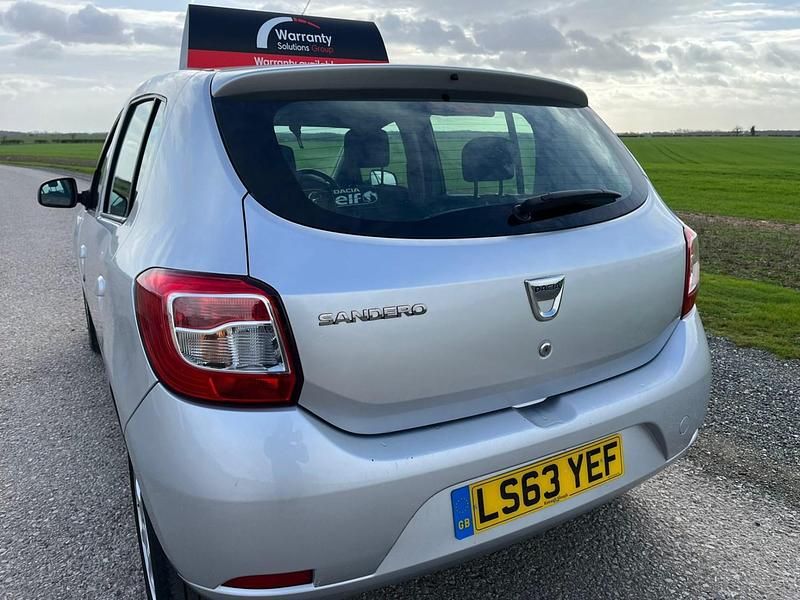 Used Dacia Sandero Lauréate 90 HP (66 kW) 2013 Silver Hatchback