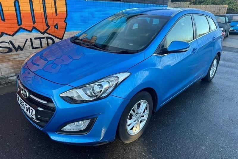 Blue Used 2016 Hyundai i30 SE Estate | £3,995 (Fair price) - Image 1/1