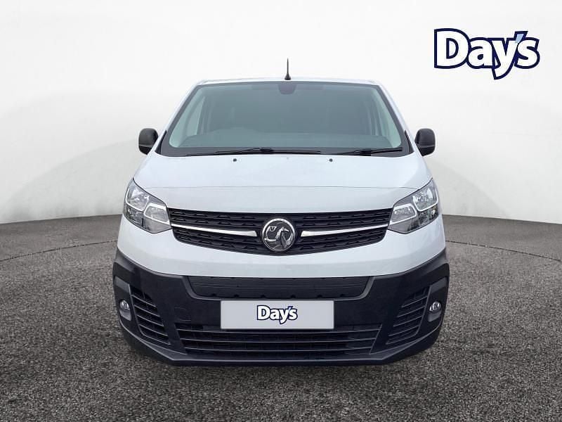 Used Vauxhall Vivaro 100 kW (136 HP) 2022 White MPV