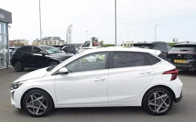 Used Hyundai i20 90 HP (66 kW) 2026 White Hatchback