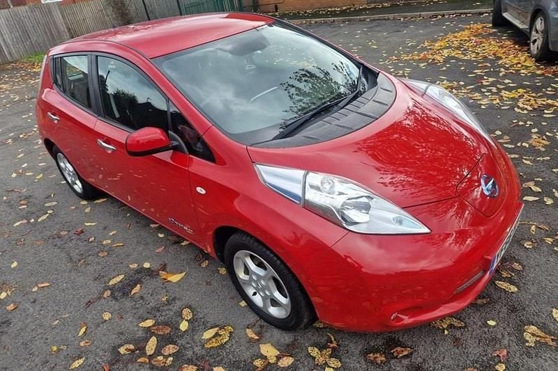 Red Used 2017 Nissan Leaf Acenta Hatchback | £3,495 (Super price) - Image 1/1