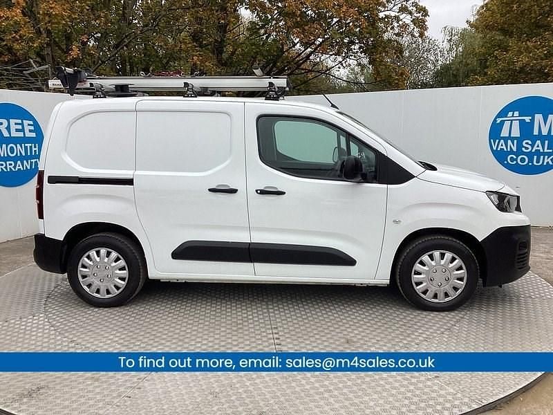 Used Peugeot Partner 2020 White MPV