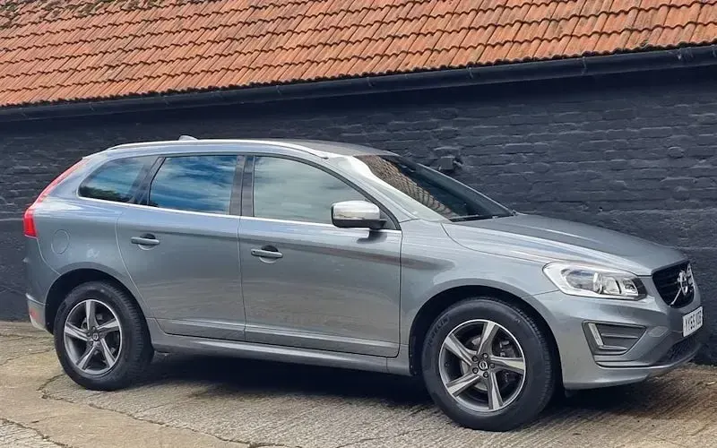 Used Volvo XC60 R-Design 190 HP (139 kW) 2015 Grey SUV
