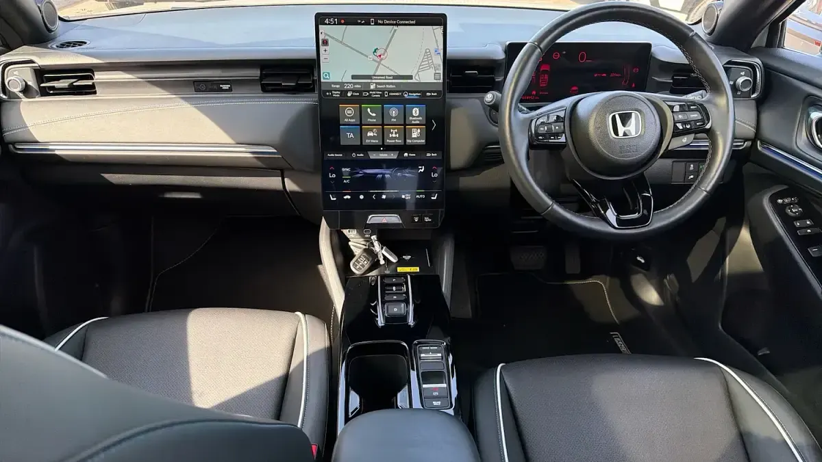Used Honda e Advance 11 kW (15 HP) 2024 White Hatchback