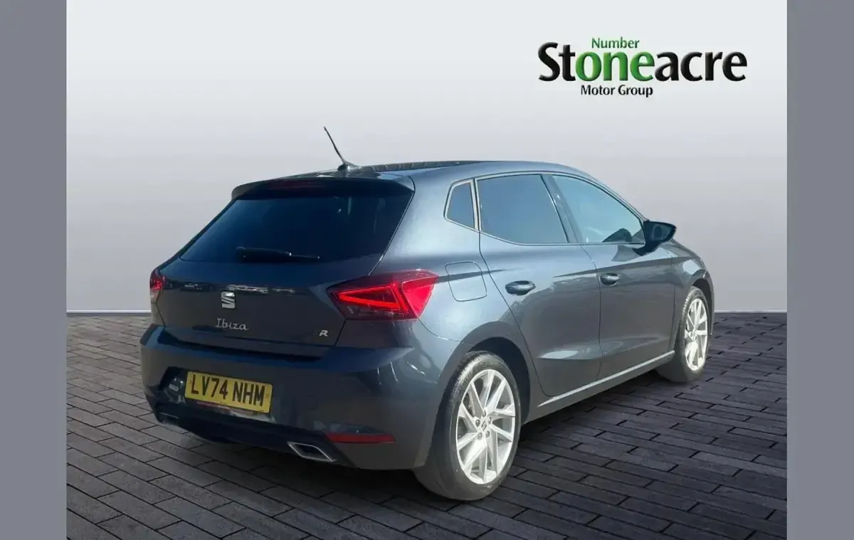 Begagnad Seat Ibiza FR 115 HK (84 kW) 2024 Grå Halvkombi