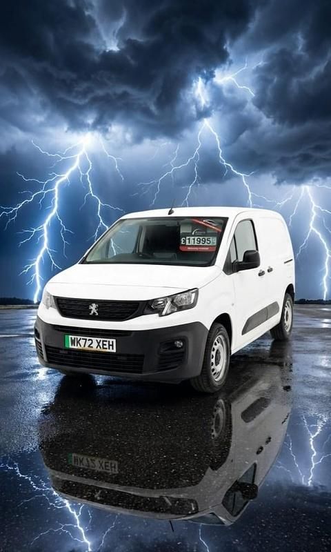 Used Peugeot Partner 2022 White MPV