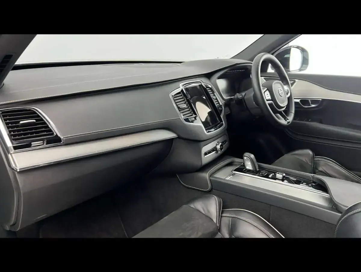 Used Volvo XC90 R-Design 235 HP (172 kW) 2022 SUV