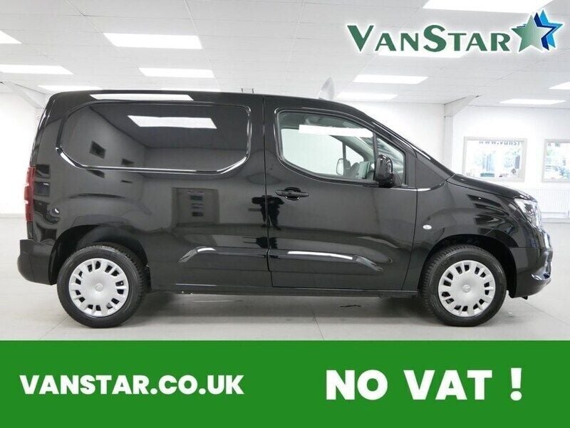 Black Used 2024 Vauxhall Combo Edition MPV | £19,489 - Image 1/4