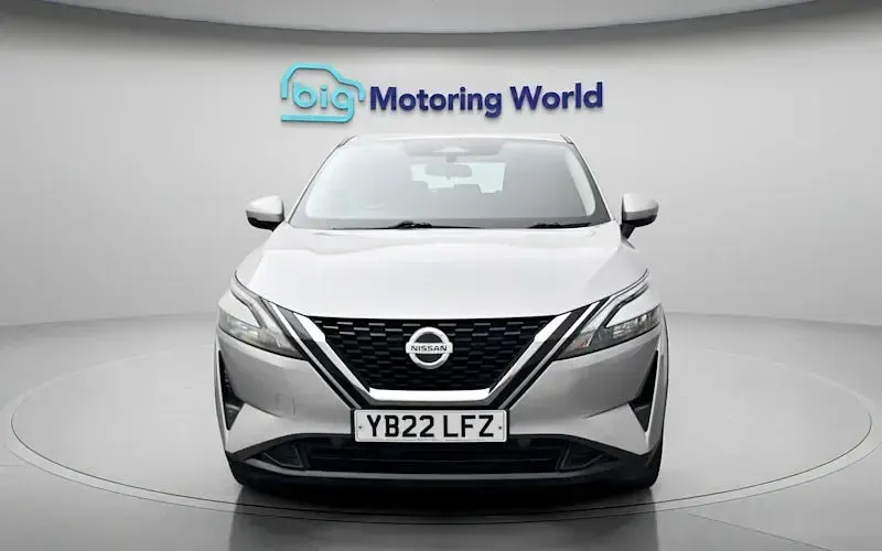 Used Nissan Qashqai Acenta Premium 140 HP (102 kW) 2022 Silver SUV