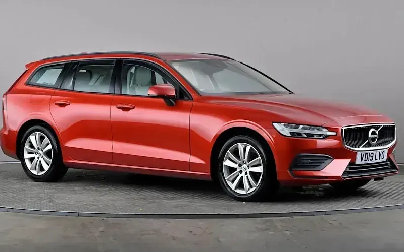 Used Volvo V60 Momentum 150 HP (110 kW) 2019 Estate
