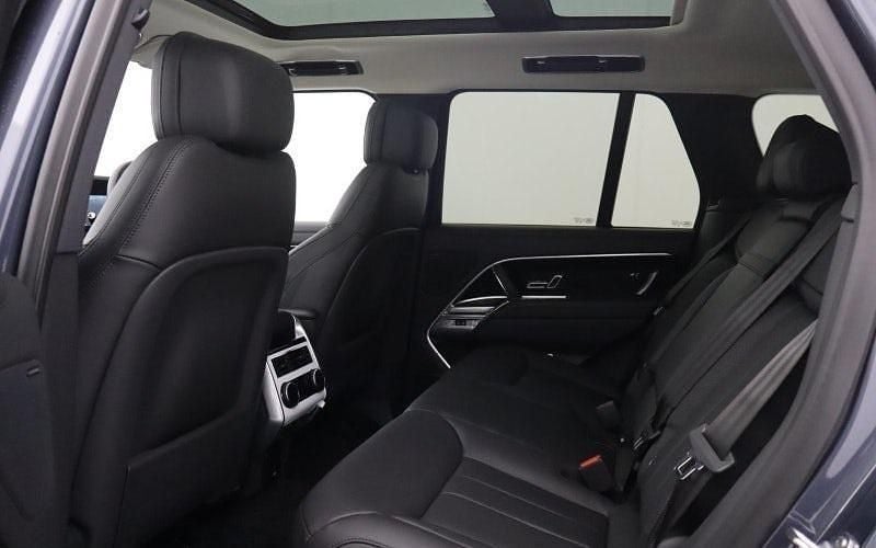 New Land Rover Range Rover SE 300 HP (220 kW) 2025 SUV