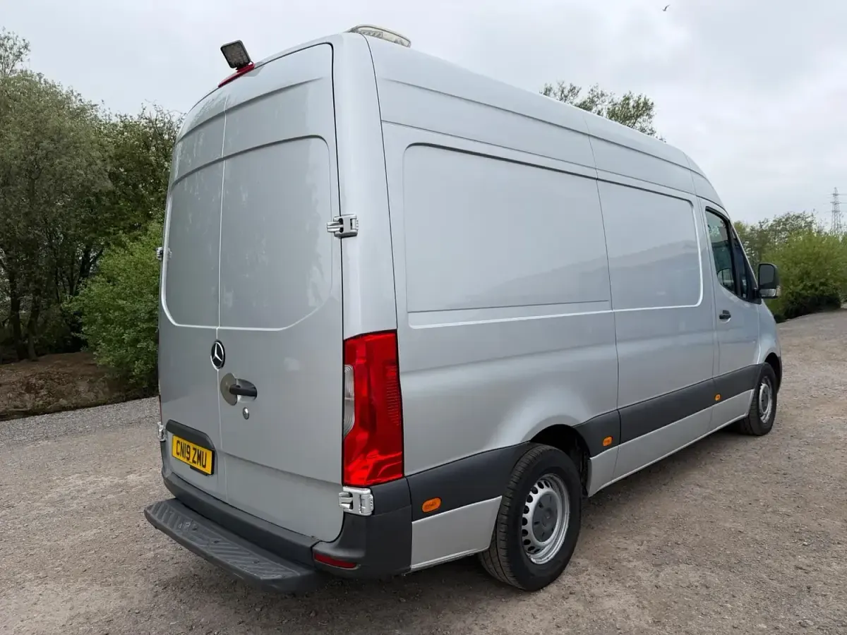 Used Mercedes Sprinter 161 HP (118 kW) 2019 Silver Van