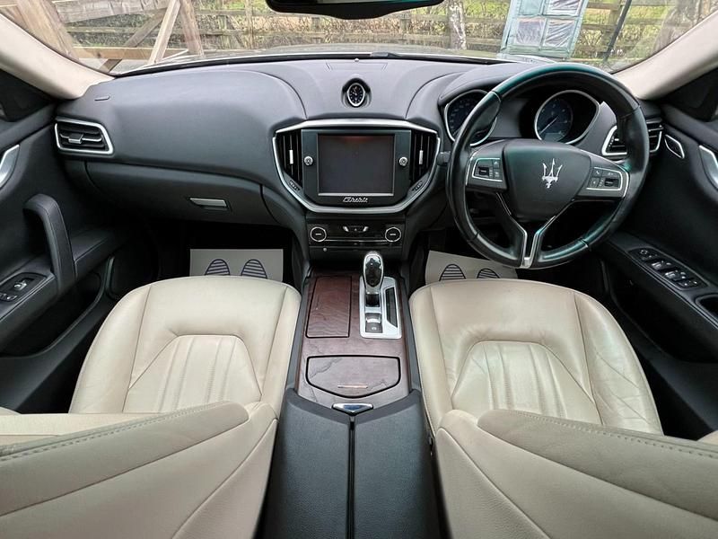 Used Maserati Ghibli 275 HP (202 kW) 2016 Grey Sedan