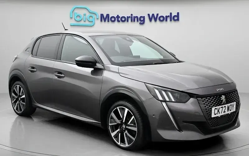 Used Peugeot 208 GT 102 HP (75 kW) 2022 Hatchback