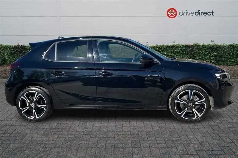 Second-hand Vauxhall Corsa Ultimate 130 CP (95 kW) 2024 Negru Hatchback