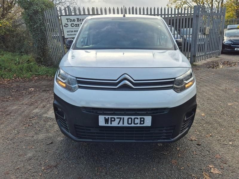 Used Citroën Berlingo 100 HP (73 kW) 2021 White MPV
