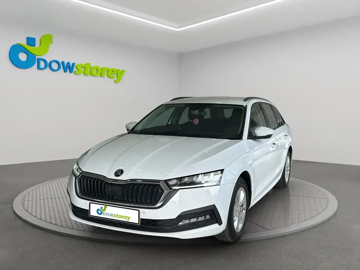 Used Skoda Octavia SE Technology 116 HP (85 kW) 2023 White Estate
