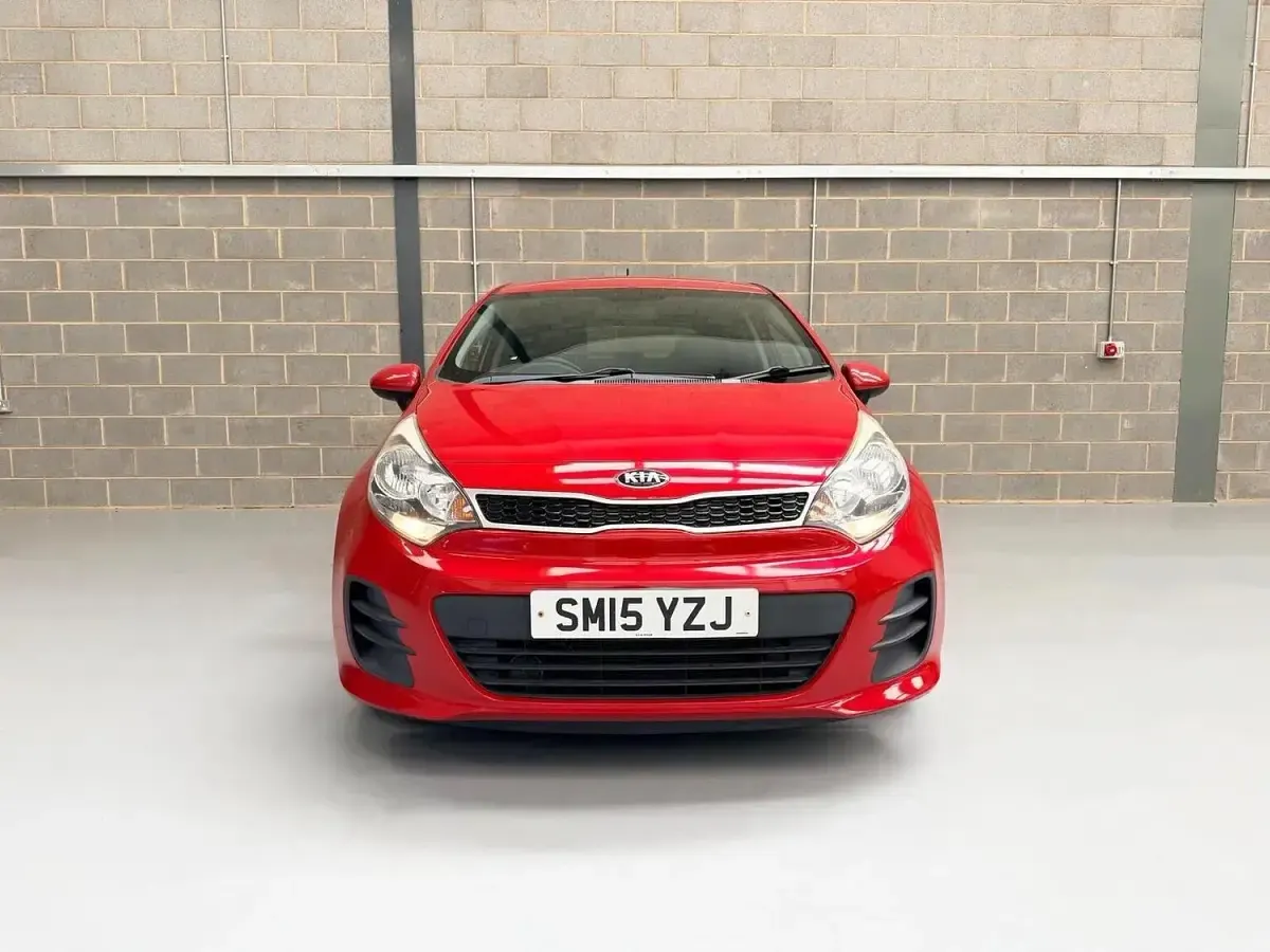 Used Kia Rio 2015 Red Hatchback
