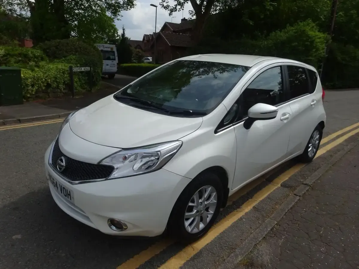 Used Nissan Note Acenta Premium 80 HP (58 kW) 2015 White Hatchback
