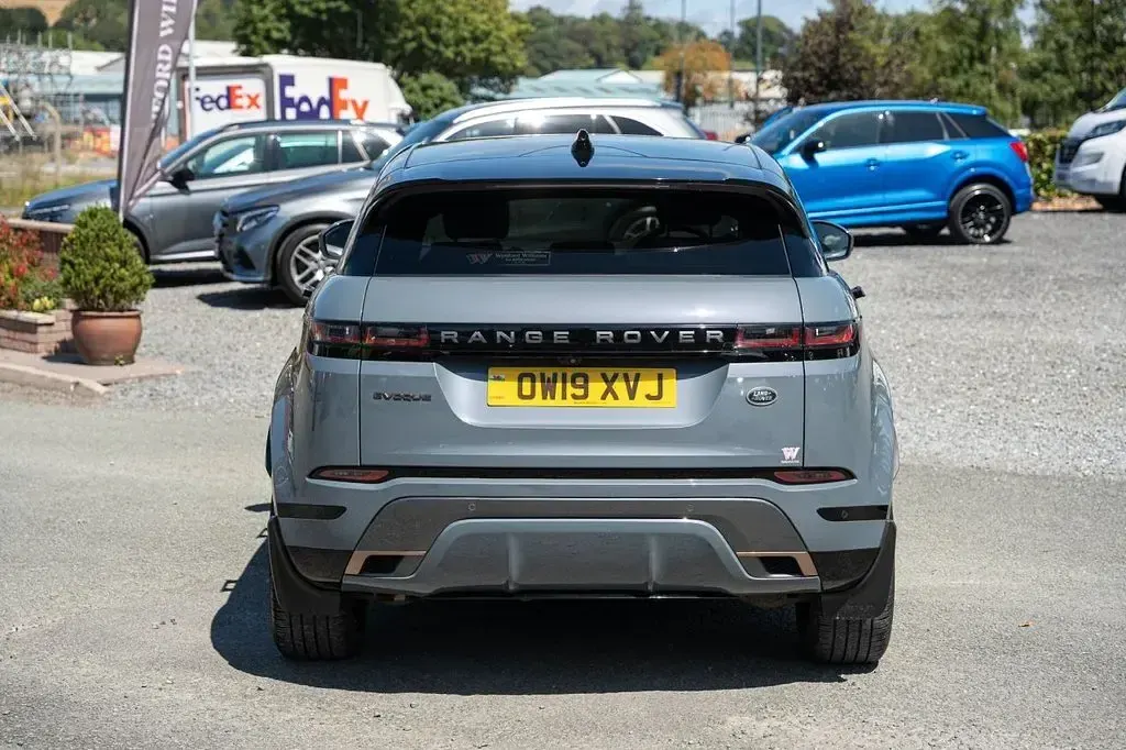 Used Land Rover Range Rover evoque First Edition 180 HP (132 kW) 2019 Grey SUV