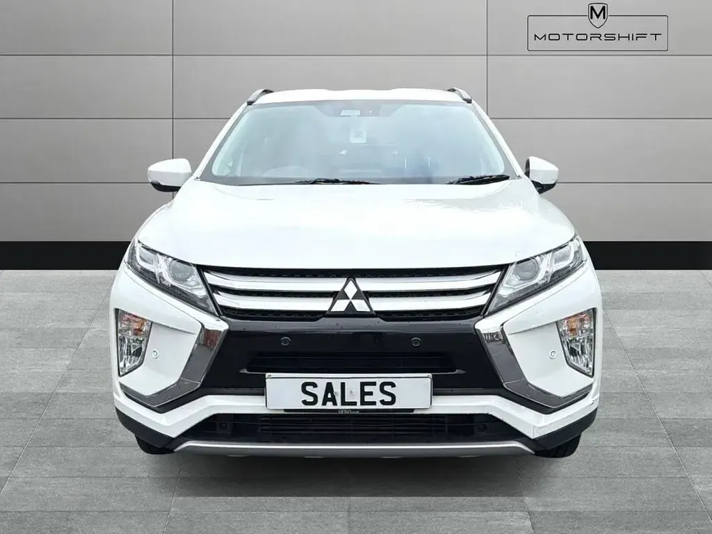 Used Mitsubishi Eclipse 163 HP (119 kW) 2018 White Hatchback