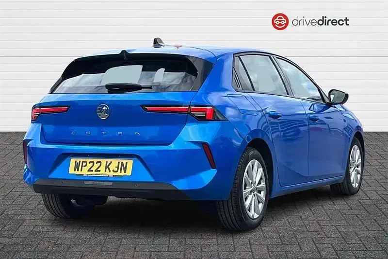 Used Vauxhall Astra Design Edition 130 HP (95 kW) 2022 Blue Hatchback