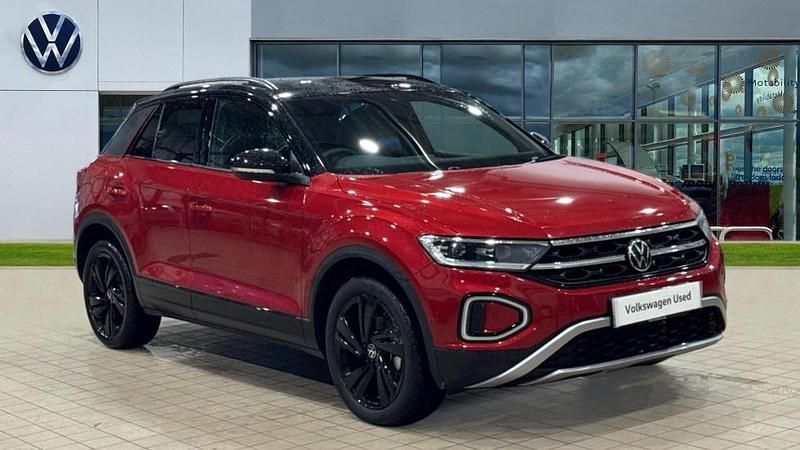 New VW T-Roc Style 115 HP (84 kW) 2025 Kings red premium metallic black SUV