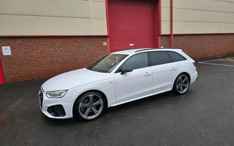 Used Audi A4 Black Edition 190 HP (139 kW) 2020 White Estate