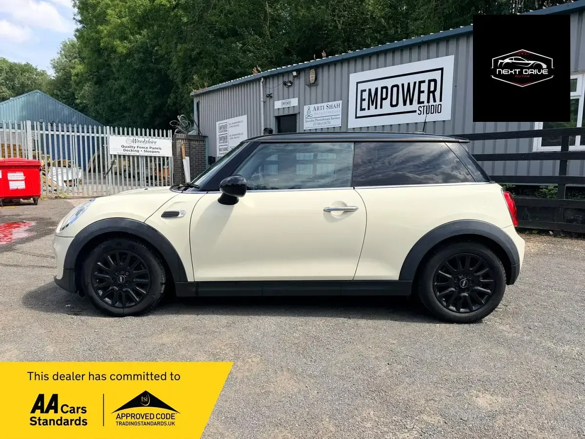 Used Mini Cooper Hatch 136 HP (100 kW) 2014 White Hatchback