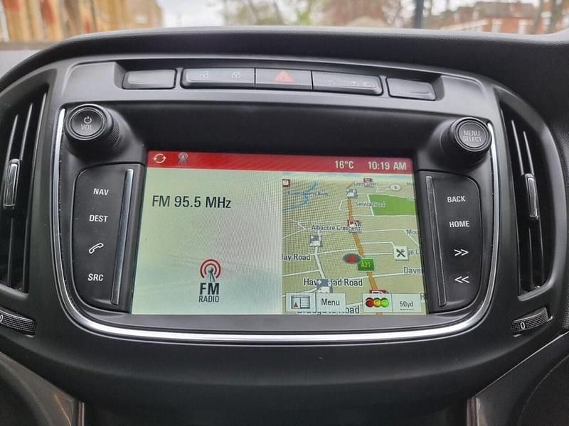 Used Vauxhall Zafira Tourer 140 HP (102 kW) 2016 Red MPV