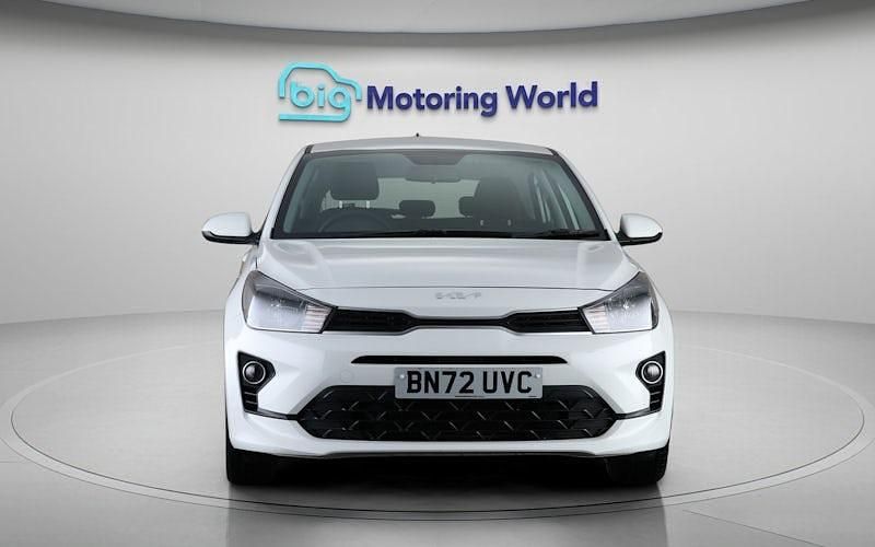 Used Kia Rio 84 HP (61 kW) 2022 White Hatchback