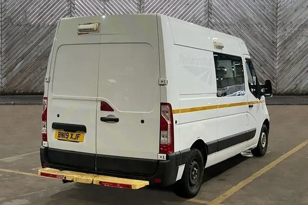 Second-hand Vauxhall Movano 130 CP (95 kW) 2019 Alb Monovolum