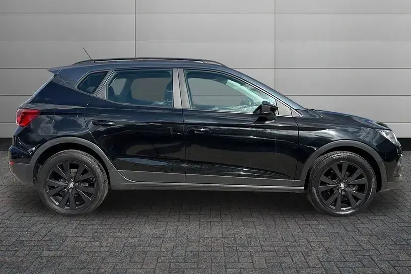 Used Seat Arona SE Technology 95 HP (69 kW) 2019 Black SUV