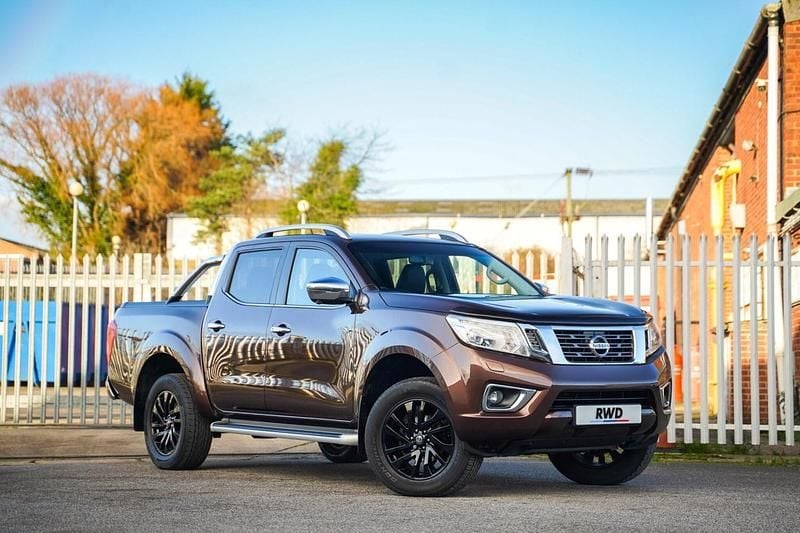 Bronze Used 2016 Nissan Navara Tekna Pickup | £18,495 (Fair price) - Image 1/4
