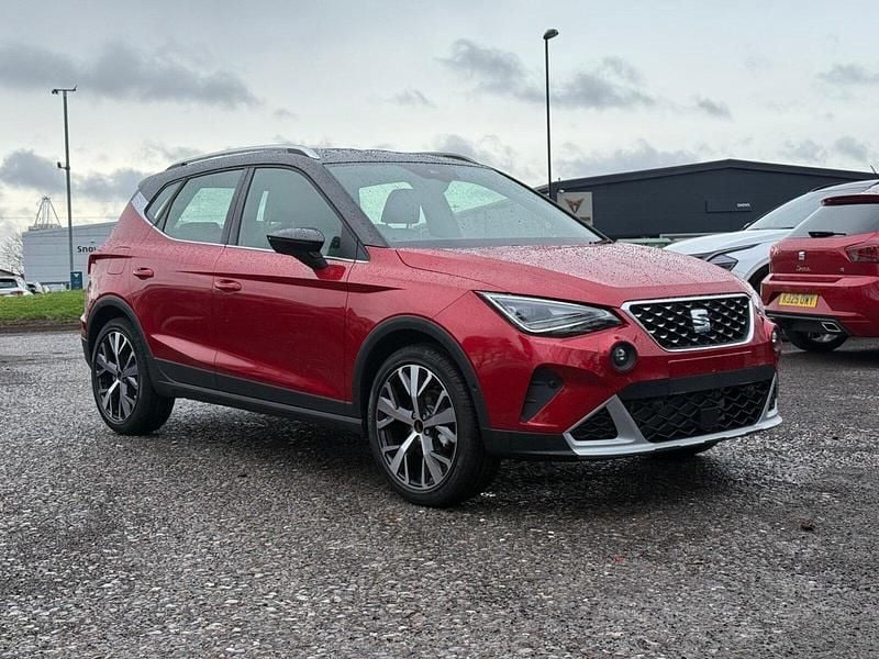 New Seat Arona Xperience Lux 2026 Desire red with black roof SUV