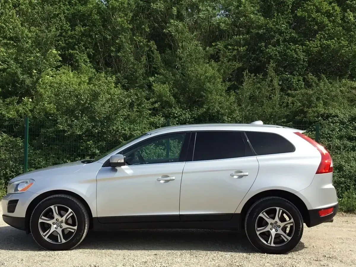Used Volvo XC60 SE Lux 163 HP (119 kW) 2012 Silver SUV