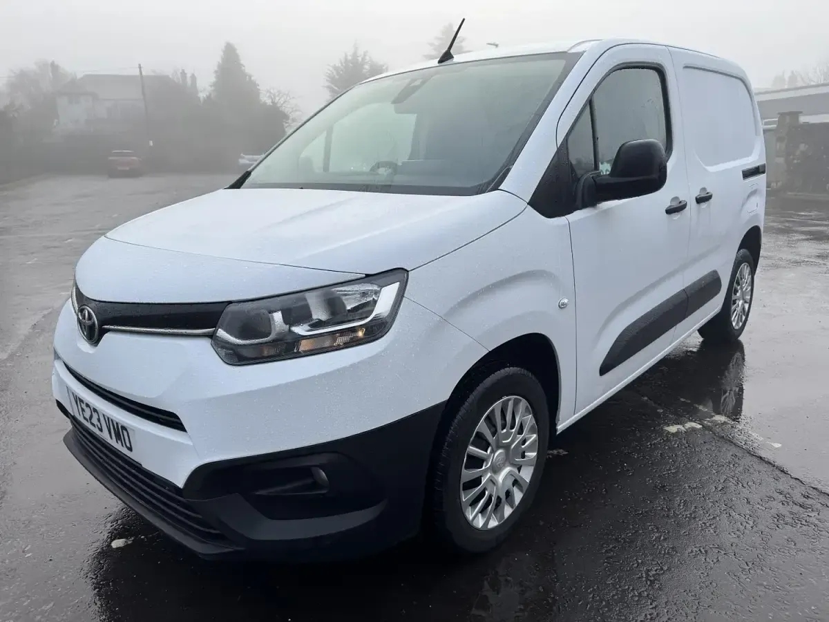 Used Toyota Proace 120 HP (88 kW) 2023 White MPV