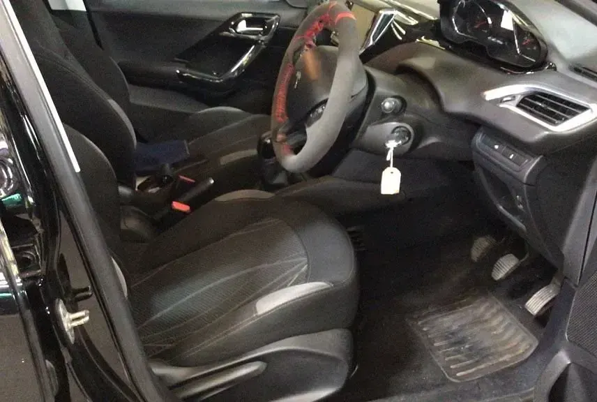 Used Peugeot 208 Active 82 HP (60 kW) 2014 Black Hatchback