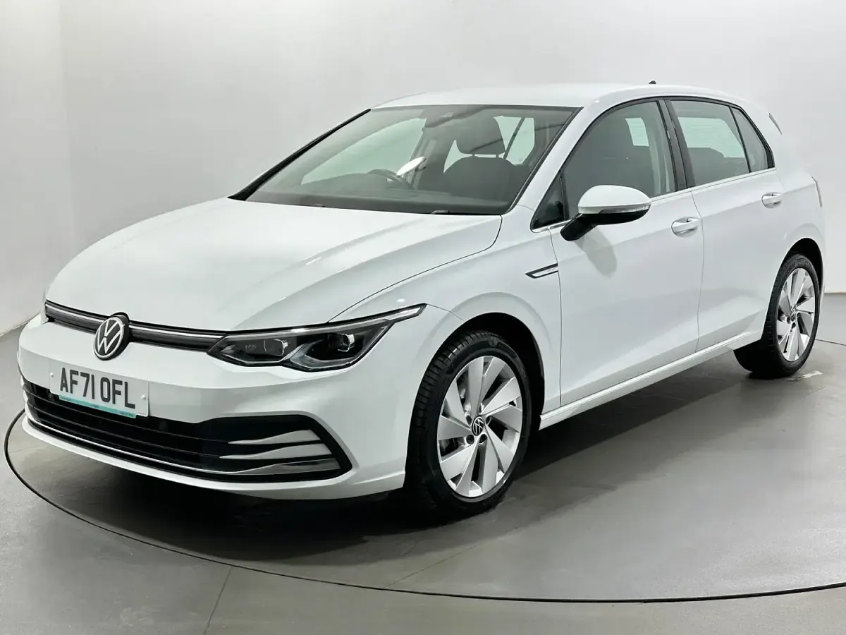 Used VW Golf VII Style 130 HP (95 kW) 2021 White Hatchback