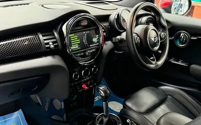Usado Mini John Cooper Works Hatch 231 CV (169 kW) 2017 Utilitario