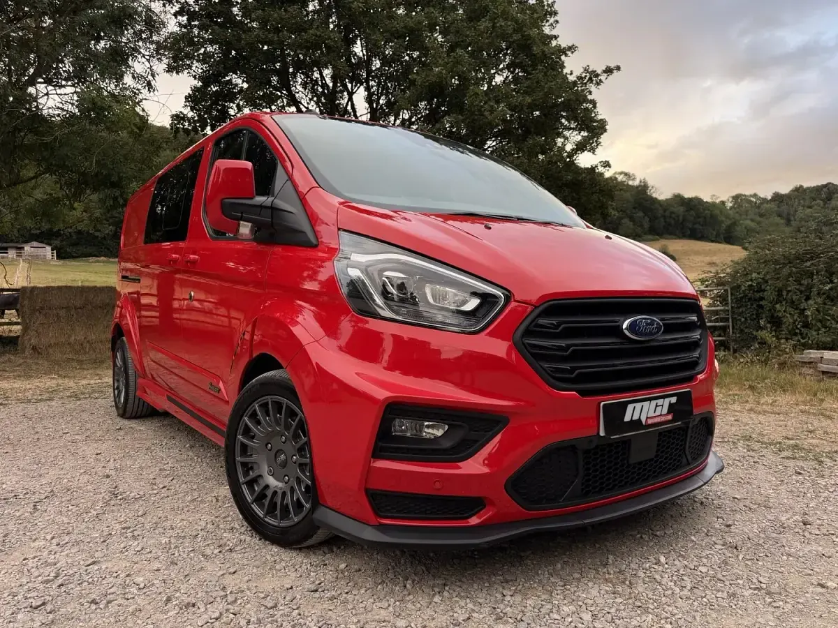 Used Ford Transit Custom Limited 170 HP (125 kW) 2022 Red Van