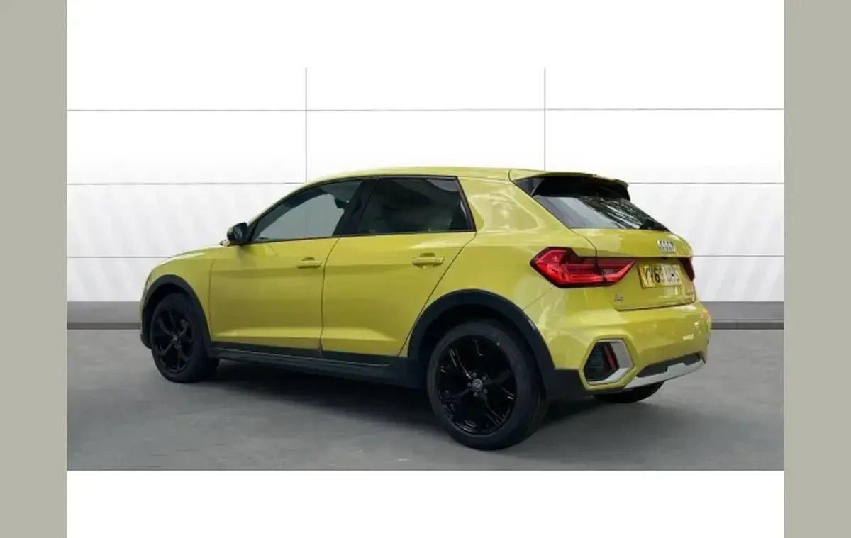 Used Audi A1 Design 113 HP (83 kW) 2019 Yellow SUV
