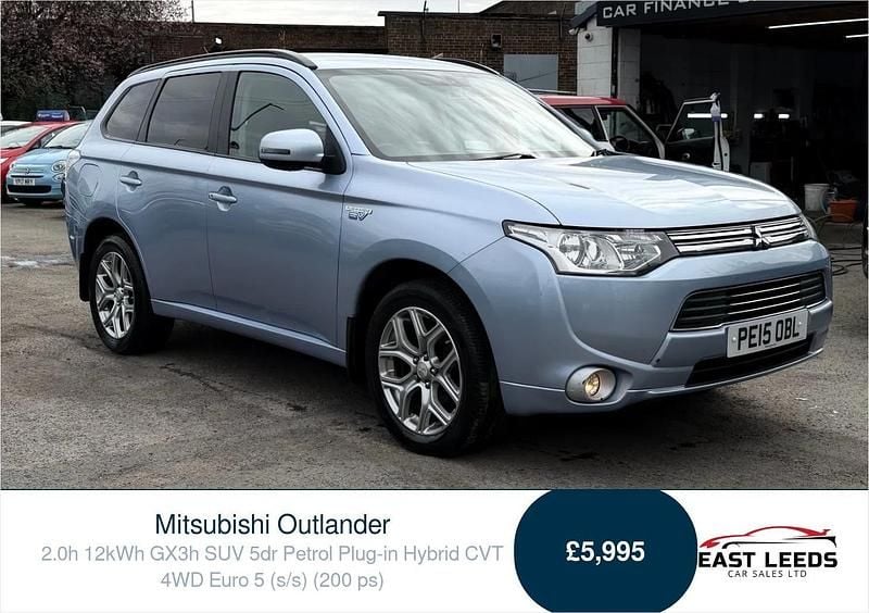 Used Mitsubishi Outlander P-HEV 200 HP (147 kW) 2015 Blue Estate