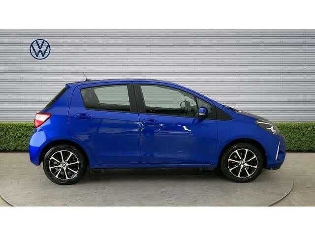 Gebraucht Toyota Yaris 111 PS (81 kW) 2018 Blau Kleinwagen