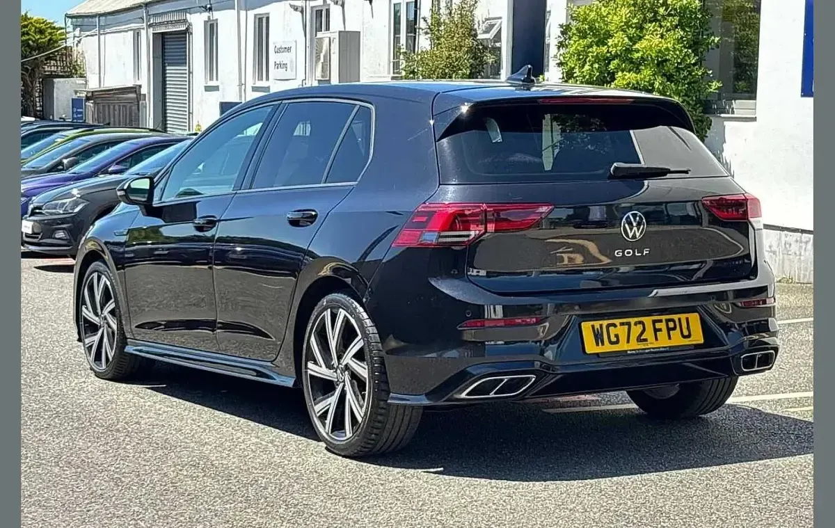 Used VW Golf VIII R-line 147 HP (108 kW) 2022 Black Hatchback