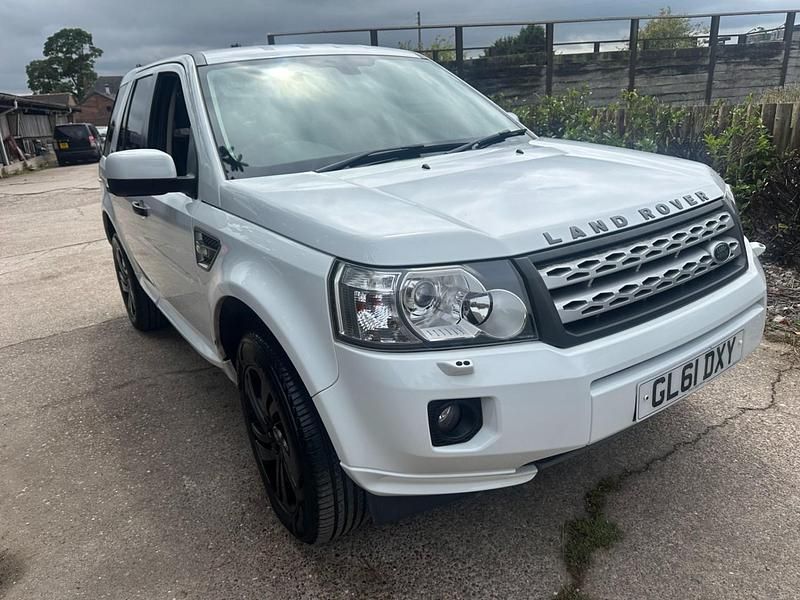 White Used 2011 Land Rover Freelander 2 SUV | £4,995 (Fair price) - Image 1/4